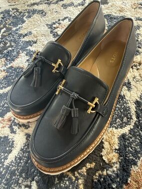 Talbots Navy Leather Tassel Loafers Gold Bit Lug Sole Preppy Chic 8.5